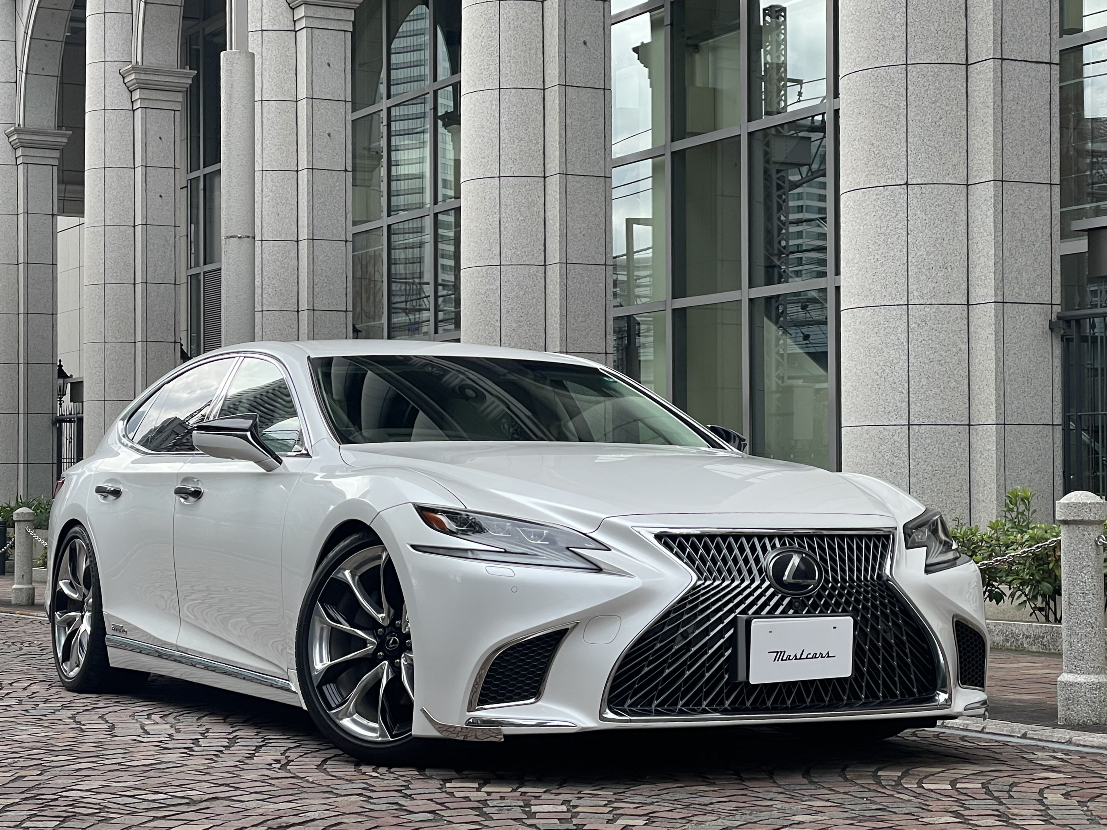 LEXUS　LS500ｈ