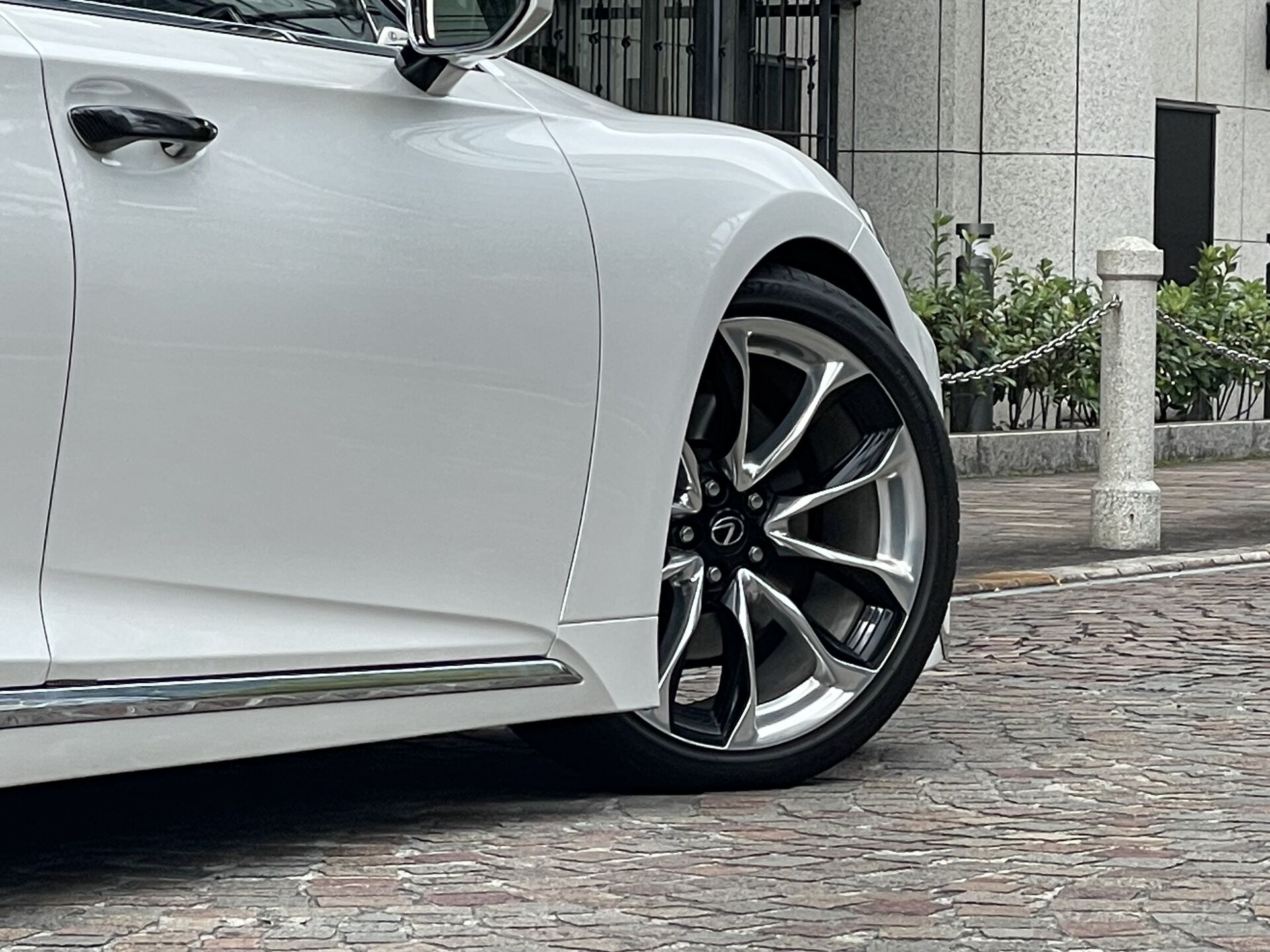 LEXUS　LS500ｈ